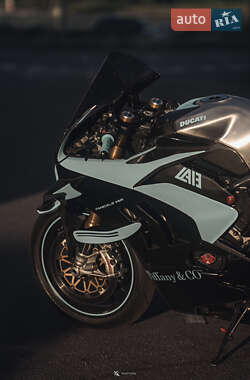 Спортбайк Ducati Panigale V4 2020 в 