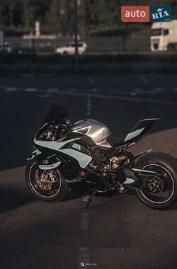 Спортбайк Ducati Panigale V4 2020 в 
