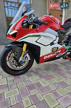 Спортбайк Ducati Panigale V4 2018 в 