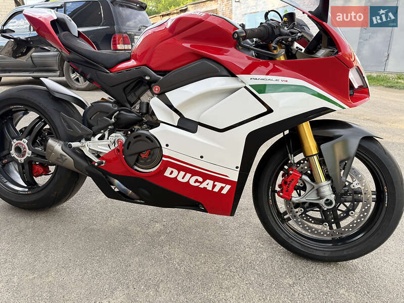Спортбайк Ducati Panigale V4S 2019 в 