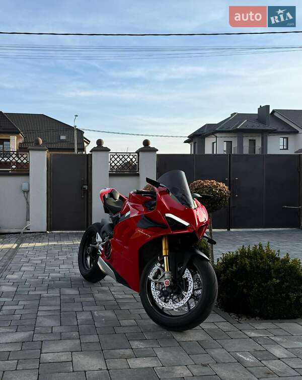 Спортбайк Ducati Panigale V4S 2020 в 