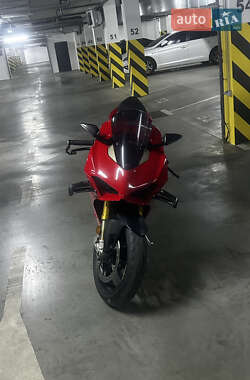 Спортбайк Ducati Panigale V4S 2022 в 