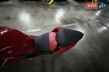 Спортбайк Ducati Panigale V4S 2022 в 