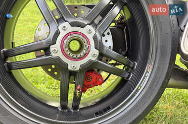 Спортбайк Ducati Panigale V4S 2019 в 