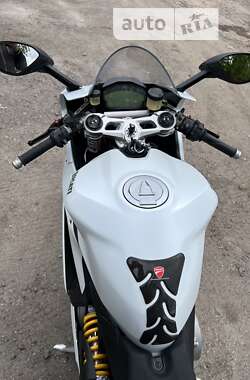 Спортбайк Ducati Panigale 2015 в 