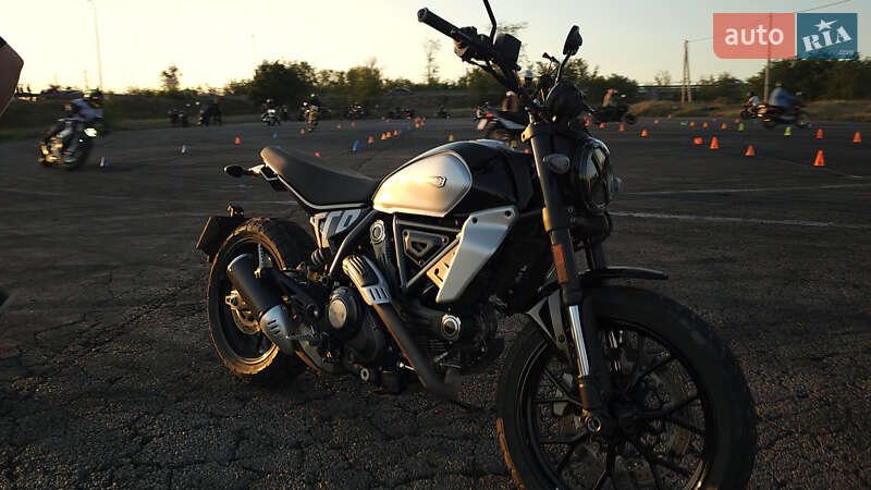 Ducati Scrambler 2023