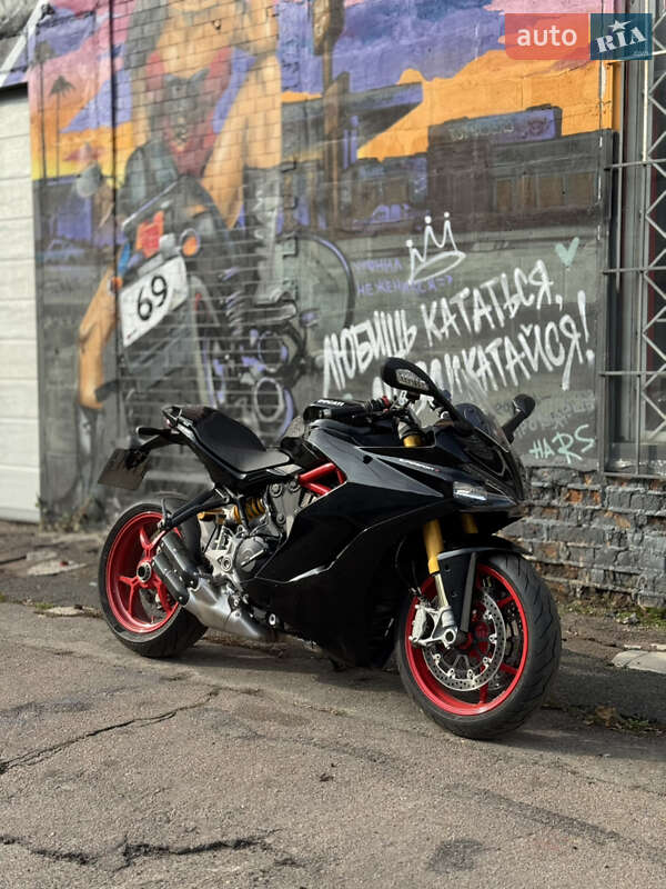 Ducati Supersport 2017
