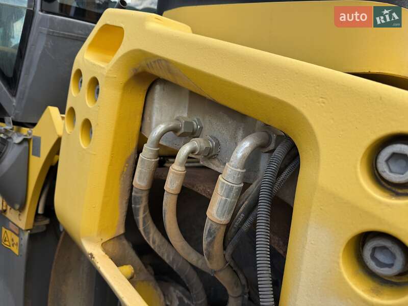 Каток грунтовый Dynapac CC 2017 в Каменском