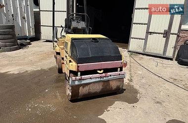 Дорожній каток Dynapac CC 2000 в Києві