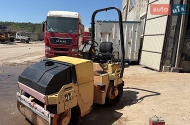 Дорожній каток Dynapac CC 2000 в Києві