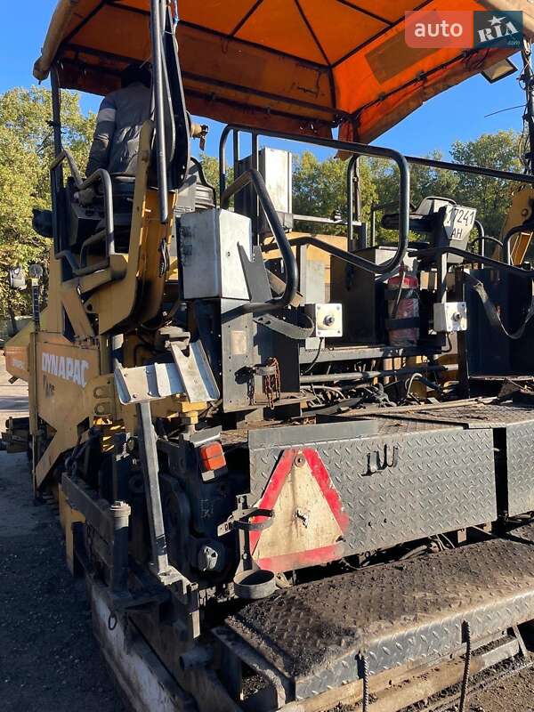 Асфальтоукладчик Dynapac F141 2005 в Днепре