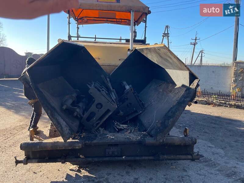 Асфальтоукладчик Dynapac F141 2005 в Днепре