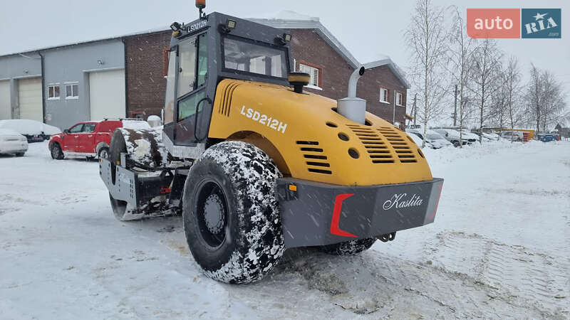 Каток ґрунтовий Dynapac LF 2010 в Одесі