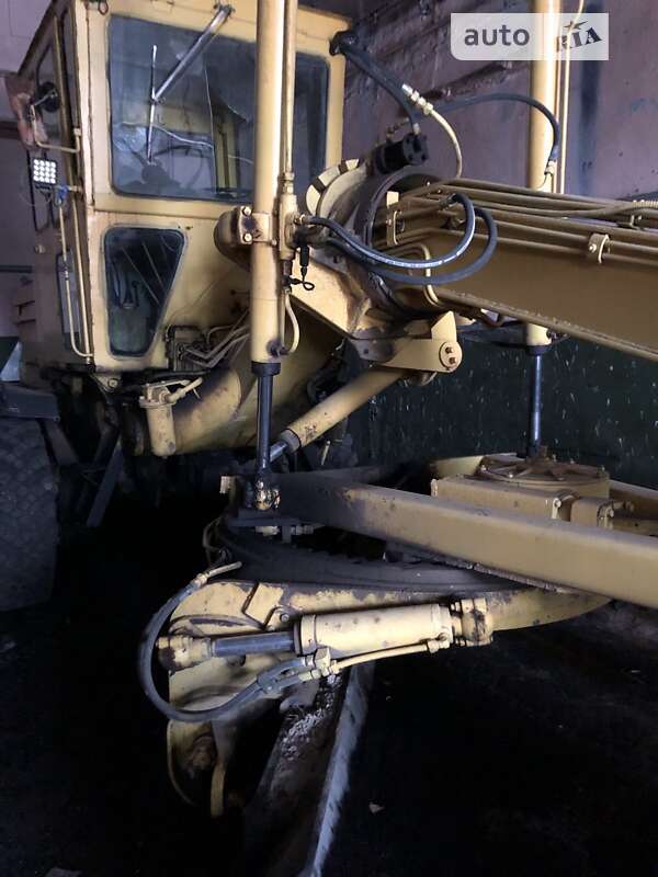 Автогрейдер ДЗ 122 1987 в Умани