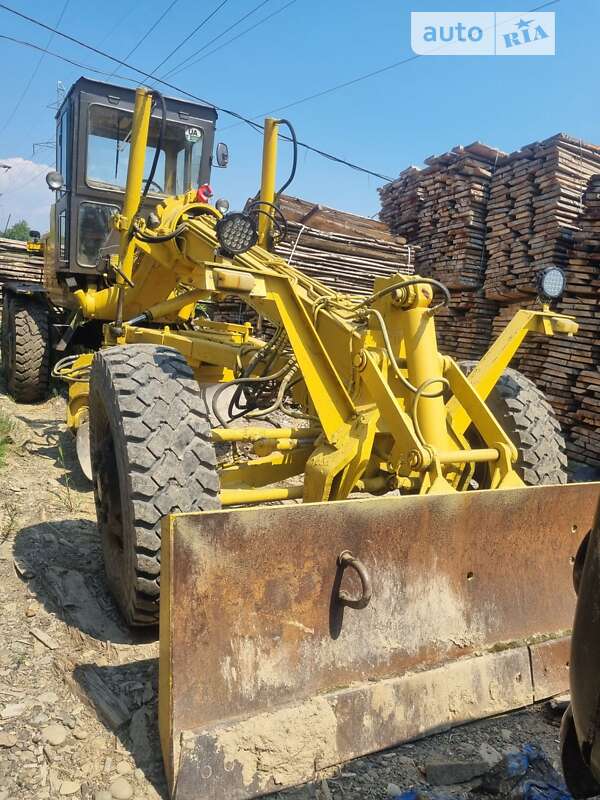 Автогрейдер ДЗ 122 1982 в Тячеве