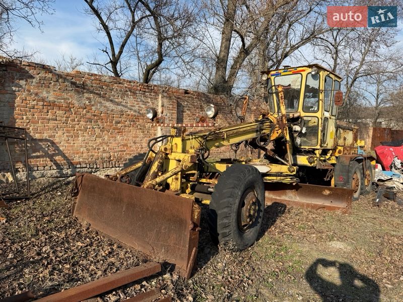 Автогрейдер ДЗ 143-1 1989 в Олександрії