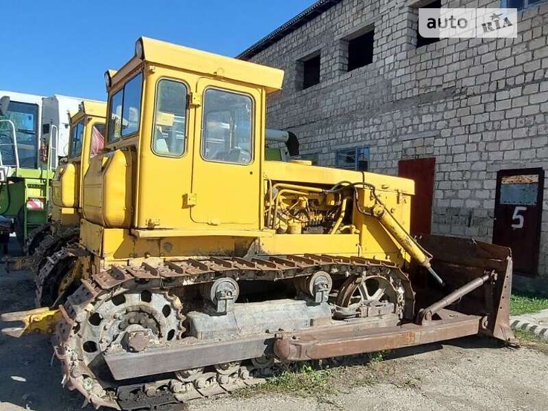 Бульдозер ДЗ 27 1990 в Черновцах