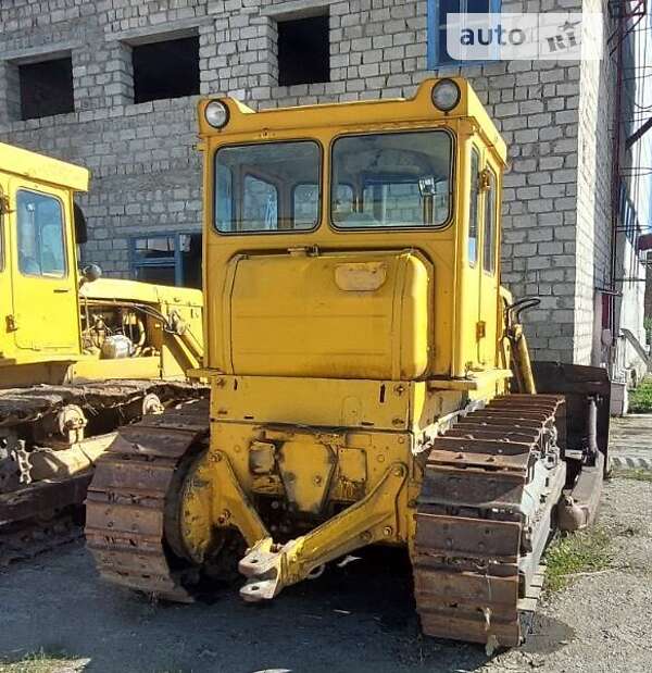 Бульдозер ДЗ 27 1990 в Черновцах