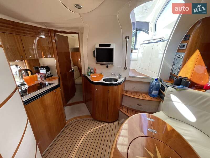 Моторная яхта Elan 35 2005 в Киеве