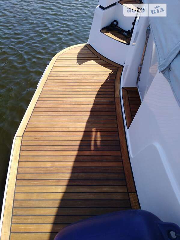 Моторная яхта Elan Power 2015 в Киеве фото 11 Моторная яхта Elan Power 2015 в Киеве
