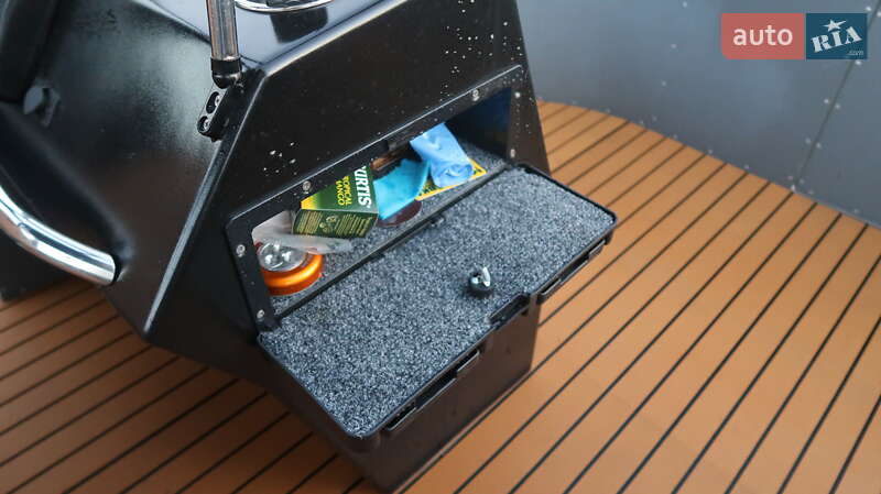 Катер Elete Pontoon Boats 24 2011 в Днепре