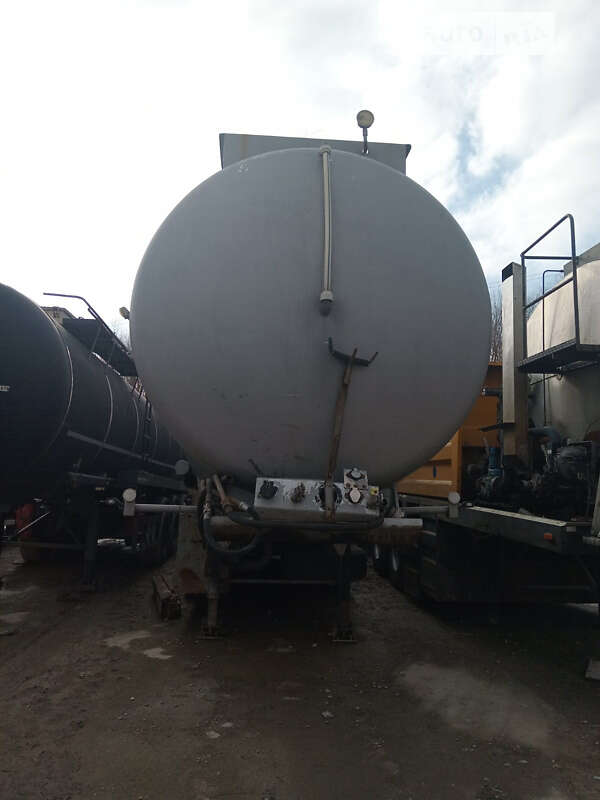 Цистерна напівпричіп ENERCO NZ 1993 в Львові