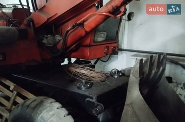 Экскаватор погрузчик ЭО 3323 1994 в Кременчуге