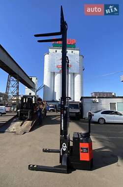 Штабелер EP Equipment ES 2023 в Киеве