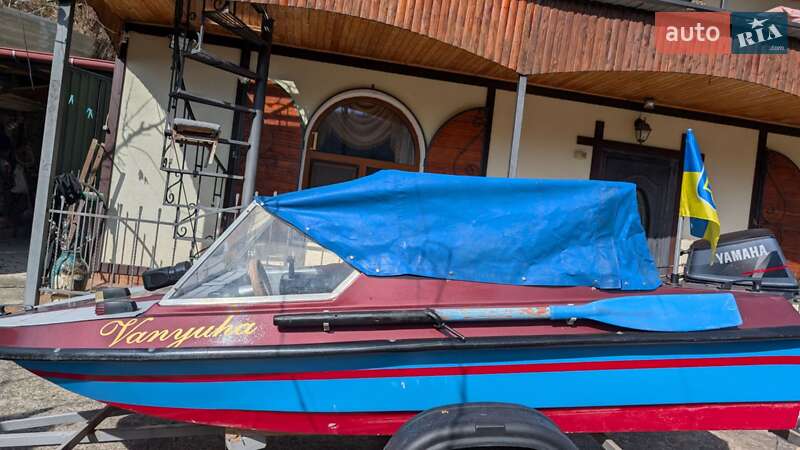 Катер Fairline Phantom 1986 в Залещиках