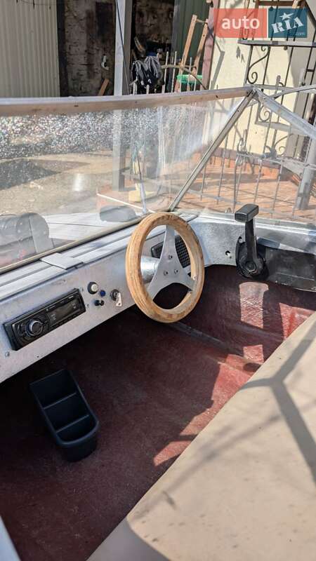 Катер Fairline Phantom 1986 в Залещиках