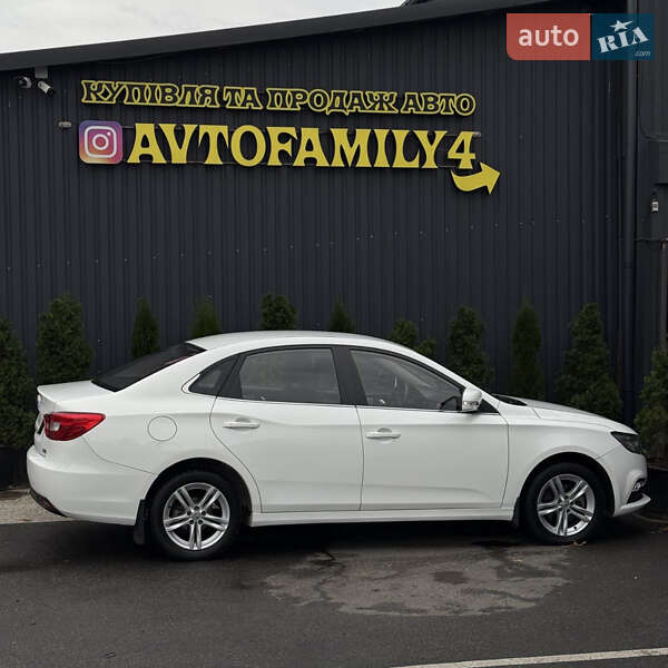 Седан FAW B30 2019 в Дніпрі