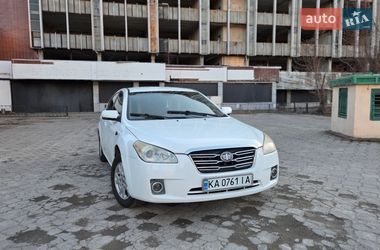 Седан FAW Besturn 2012 в Киеве