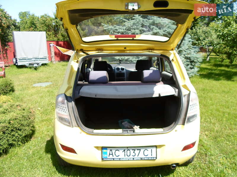 Хетчбек FAW V2 2013 в Луцьку