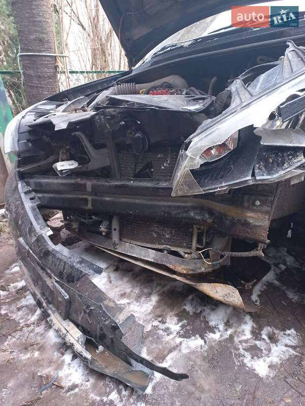 Седан FAW V5 2013 в Коломые