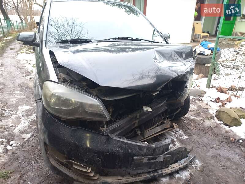 Седан FAW V5 2013 в Коломые