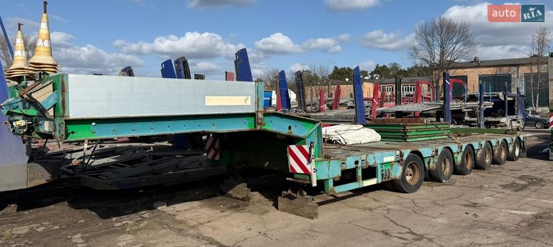 Низкорамна платформа Faymonville STN 2005 в Бучі