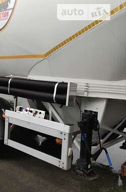 Цистерна полуприцеп Feldbinder EUT 2005 в Ивано-Франковске