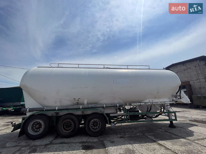 Цистерна полуприцеп Feldbinder EUT 1989 в Львове