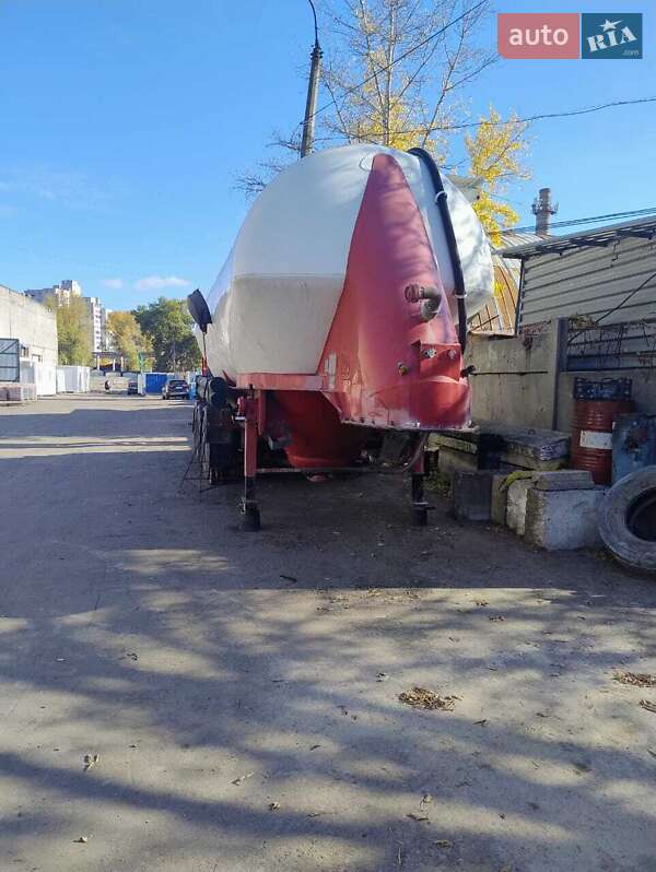 Цементовоз Feldbinder EUT 1990 в Киеве