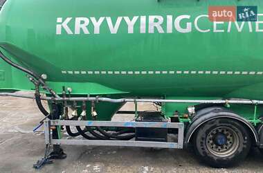 Цементовоз Feldbinder EUT 1997 в Киеве Цементовоз Feldbinder EUT 1997 в Киеве