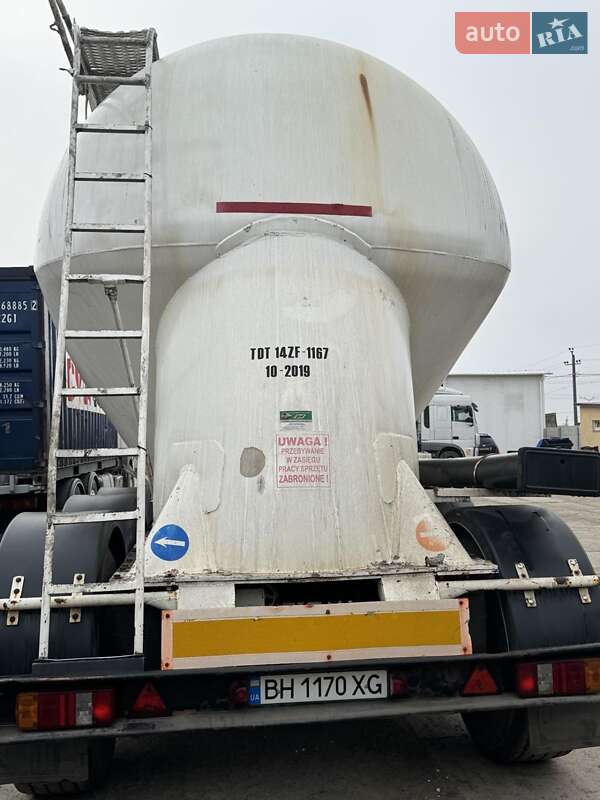 Цистерна Feldbinder EUT 1980 в Ізмаїлі