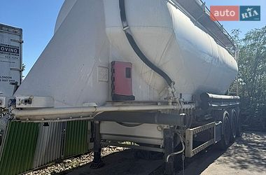 Цементовоз Feldbinder EUT 2002 в Львові