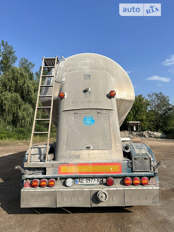 Цистерна напівпричіп Feldbinder FFB 2001 в Дніпрі