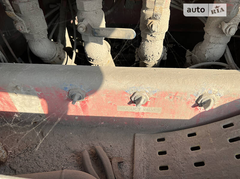 Цистерна напівпричіп Feldbinder FFB 2001 в Дніпрі