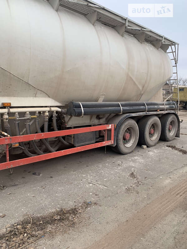 Цистерна напівпричіп Feldbinder FFB 1993 в Кривому Розі