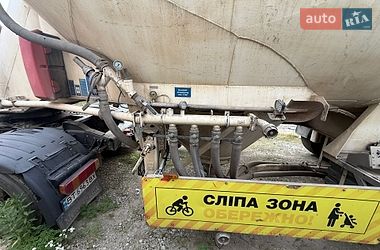 Цементовоз Feldbinder FFB 2007 в Черновцах