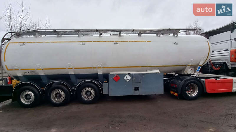 Цистерна Feldbinder TSA 2005 в Львове