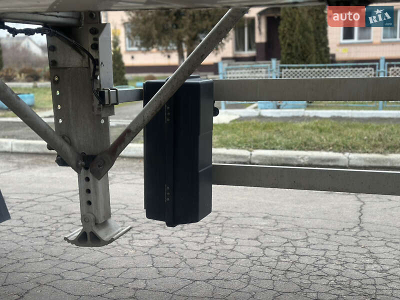 Цистерна напівпричіп Feldbinder TSA 2004 в Дубні