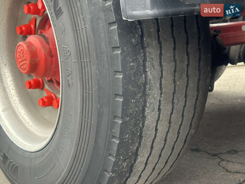 Цистерна напівпричіп Feldbinder TSA 2004 в Дубні