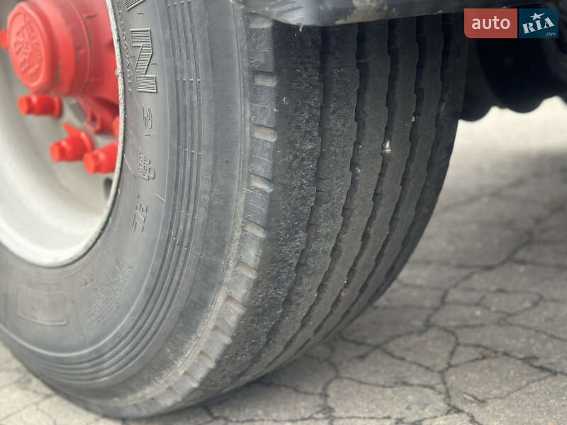 Цистерна напівпричіп Feldbinder TSA 2004 в Дубні